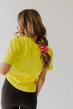 2.7 August Apparel TOPS THE NEON MOON SHORT SLEEVE TOP IN LIME