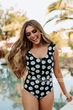 SWIM PINK DESERT SPORTY CAP SLEEVE ZIPPER ONE PIECE IN LA LA DAISY