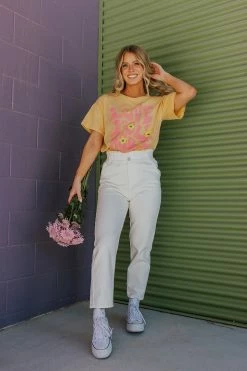Style U TOPS THE RETRO LOVE YOU MORE DAISY TEE IN MUSTARD