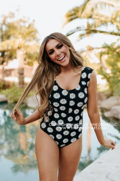 SWIM PINK DESERT SPORTY CAP SLEEVE ZIPPER ONE PIECE IN LA LA DAISY