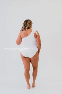 ONE SHOULDER BOW ONE PIECE IN RIBBED WHITE BY PINK DESERT