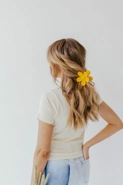 Love And Repeat THE FLOWER HAIR CLAW CLIP