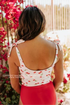 PINK DESERT TIE STRAP MIDKINI SWIM TOP IN CHERRY BOMB