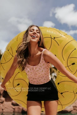 PINK DESERT BUTTON FRONT MIDKINI SWIM TOP IN BUBBLEGUM BANANA