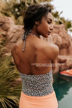 PINK DESERT HALTER MIDKINI SWIM TOP IN SNOW LEOPARD