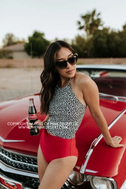 PINK DESERT HALTER MIDKINI SWIM TOP IN SNOW LEOPARD