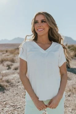 Trend Notes THE HUNTINGTON V NECK TOP IN IVORY TOPS