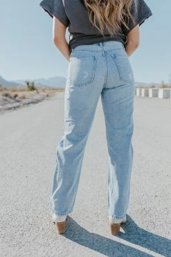 JUST PANMACO INC. THE JAMIE HIGH RISE DAD JEANS IN LIGHT WASH BOTTOMS
