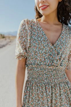 Lush THE GABBIE MIDI DRESS IN GREEN FLORAL