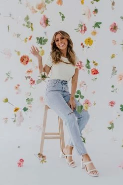 Cherish THE BELLA SHORT SLEEVE TOP IN BUTTER