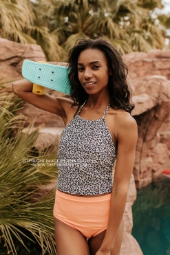 PINK DESERT HALTER MIDKINI SWIM TOP IN SNOW LEOPARD