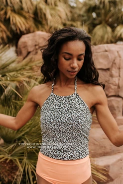 PINK DESERT HALTER MIDKINI SWIM TOP IN SNOW LEOPARD