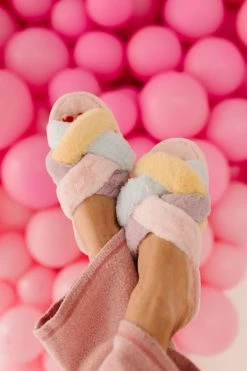 Fashion City THE SOMETHING COMFY SLIPPERS IN PASTEL