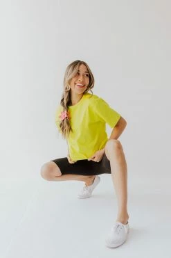 2.7 August Apparel TOPS THE NEON MOON SHORT SLEEVE TOP IN LIME