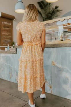 Polagram/Baevely THE BAHAMA TIERED MIDI DRESS IN TANGERINE DRESSES