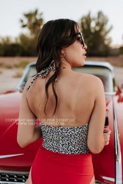 PINK DESERT HALTER MIDKINI SWIM TOP IN SNOW LEOPARD