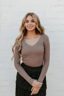 Active Basic THE BACK TO BASICS LONG SLEEVE TOP IN MOCHA