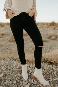 Eunina BOTTOMS THE SKINNY KNEE SLIT JEANS IN BLACK 24 Eunina BOTTOMS THE SKINNY KNEE SLIT JEANS IN BLACK