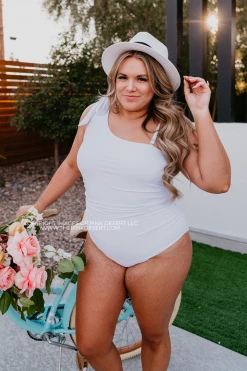 ONE SHOULDER BOW ONE PIECE IN RIBBED WHITE BY PINK DESERT