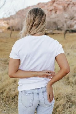 Active Basic TOPS THE LEIGHTON BASIC TEE IN WHITE