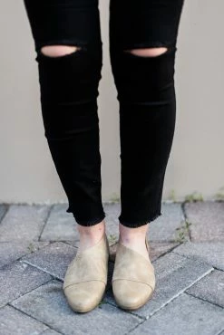 Eunina BOTTOMS THE SKINNY KNEE SLIT JEANS IN BLACK 29 Eunina BOTTOMS THE SKINNY KNEE SLIT JEANS IN BLACK